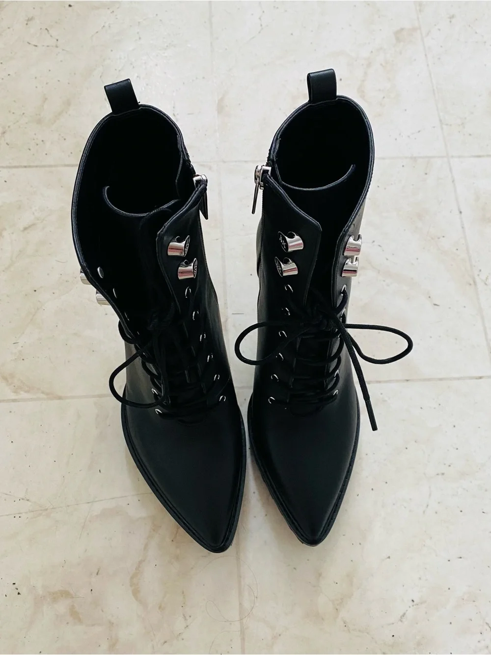 $295 NWOT Michael Kors Black Leather Kyle Lace-up Pointed Toe Edgy Ankle Boots 7